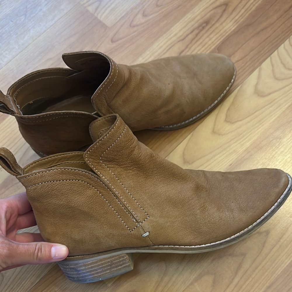 Dolce Vita Tan Ankle Boots